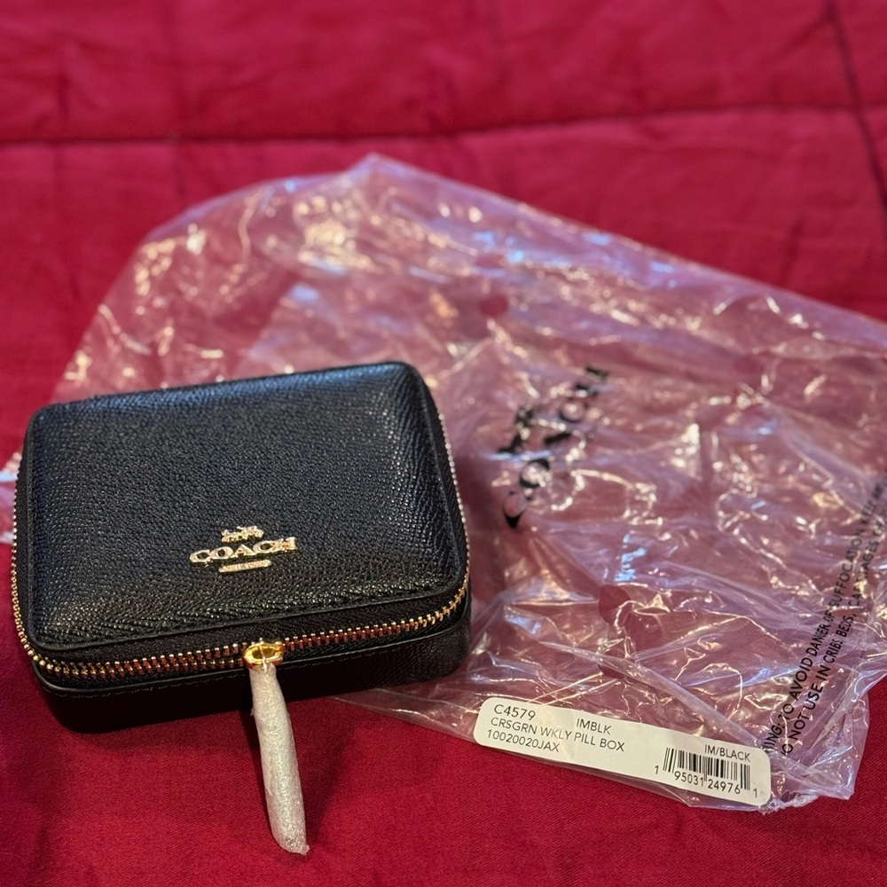 NEW WITH PACKAGING! Coach Black Leather Case—Removable Pill Case